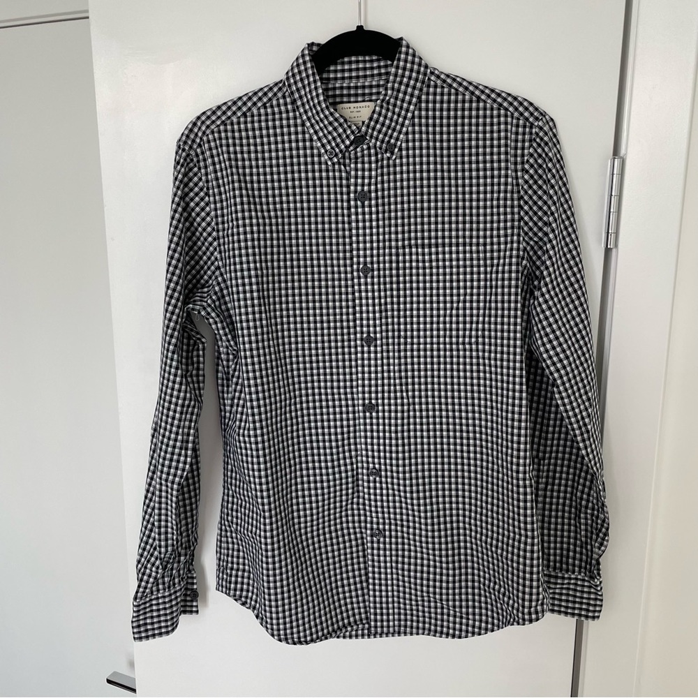 Club Monaco Men’s Slim Fit Shirt.